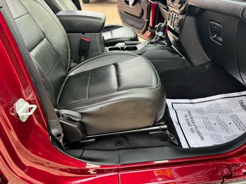 Used 2022 Jeep Wrangler Unlimited Sahara w/ Cold Weather Group image 44