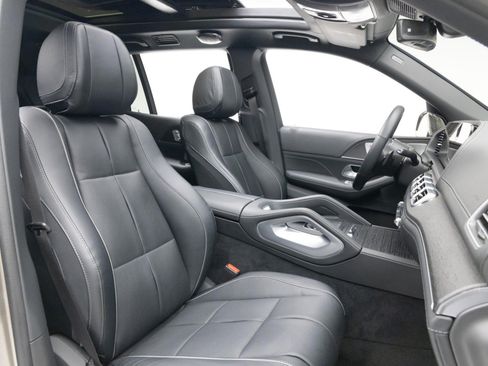 Used 2022 Mercedes-Benz Maybach GLS 600 4MATIC image 4