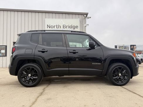 Used 2015 Jeep Renegade Latitude w/ Popular Equipment Group AWD/4WD image 24