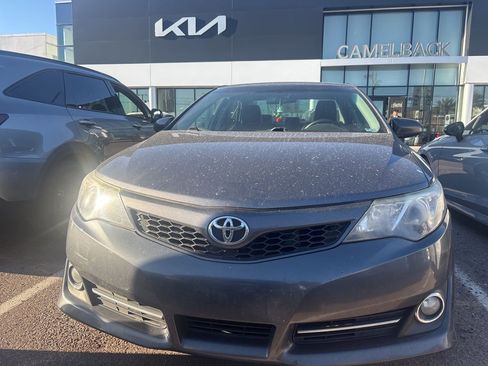 Used 2014 Toyota Camry SE image 5