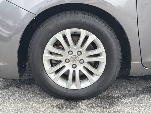 Used 2014 Toyota Sienna XLE FWD image 13