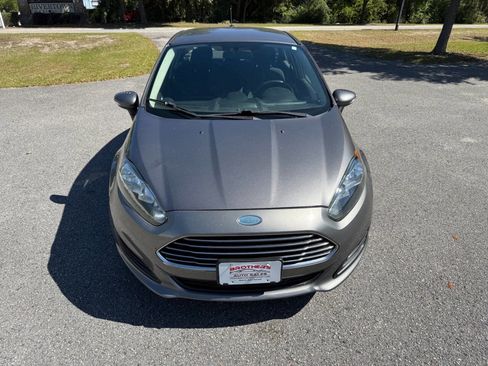 Used 2014 Ford Fiesta SE image 4