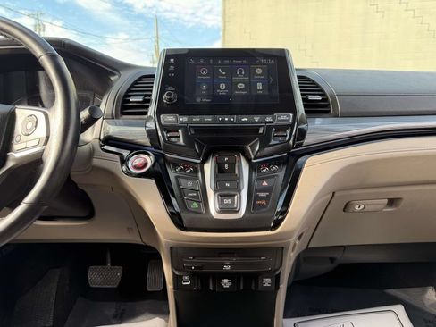 Used 2023 Honda Odyssey Elite image 32