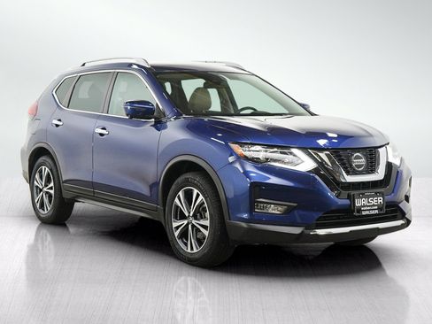 Used 2019 Nissan Rogue SV w/ Sun & Sound Touring Package AWD/4WD image 7