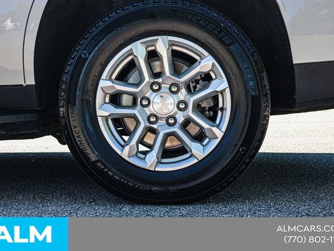 Used 2025 Chevrolet Tahoe LT AWD/4WD image 16