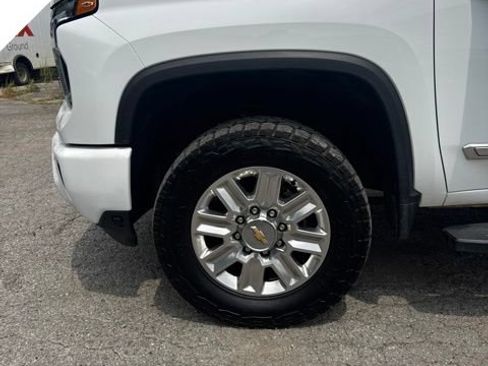 Used 2025 Chevrolet Silverado 3500 High Country w/ High Country Premium Package AWD/4WD image 9
