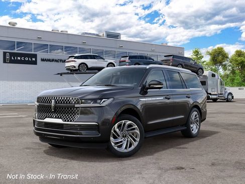 New 2027 Lincoln Navigator Premiere RWD image 2