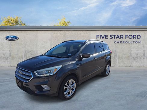 Used 2019 Ford Escape SEL image 4