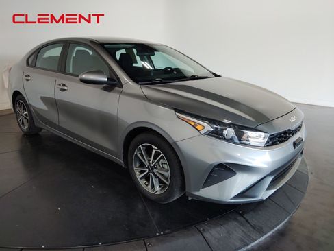 Used 2022 Kia Forte LXS image 4