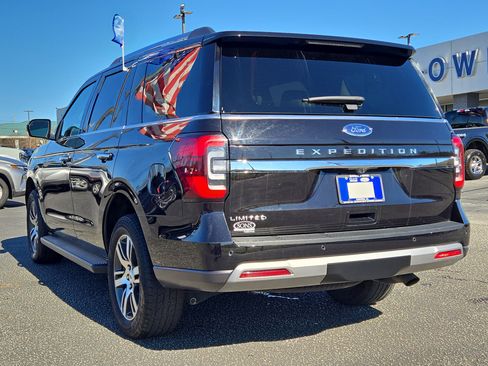Certified 2024 Ford Expedition Limited image 9