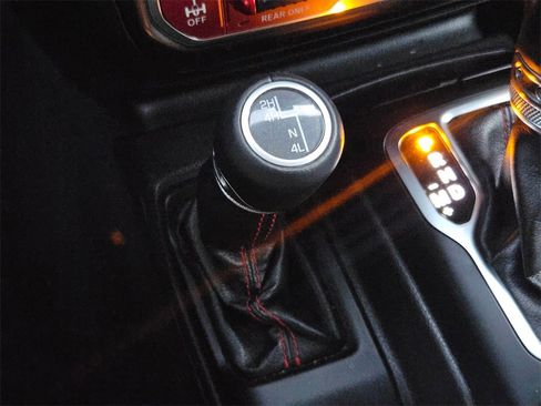 Certified 2018 Jeep Wrangler Unlimited Rubicon image 32