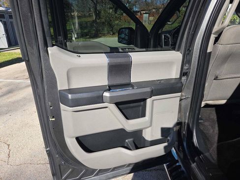 Used 2017 Ford F150 XLT RWD image 21