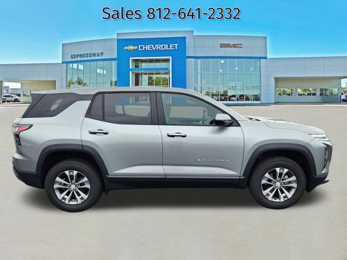 Used 2026 Chevrolet Equinox LT FWD image 8