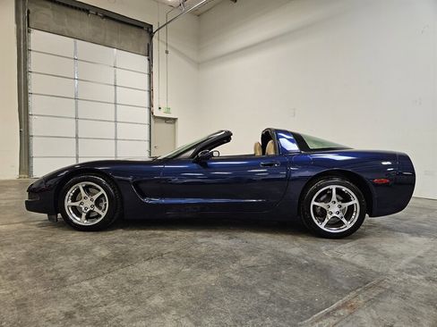 Used 2000 Chevrolet Corvette Coupe w/ Roof Pkg image 7