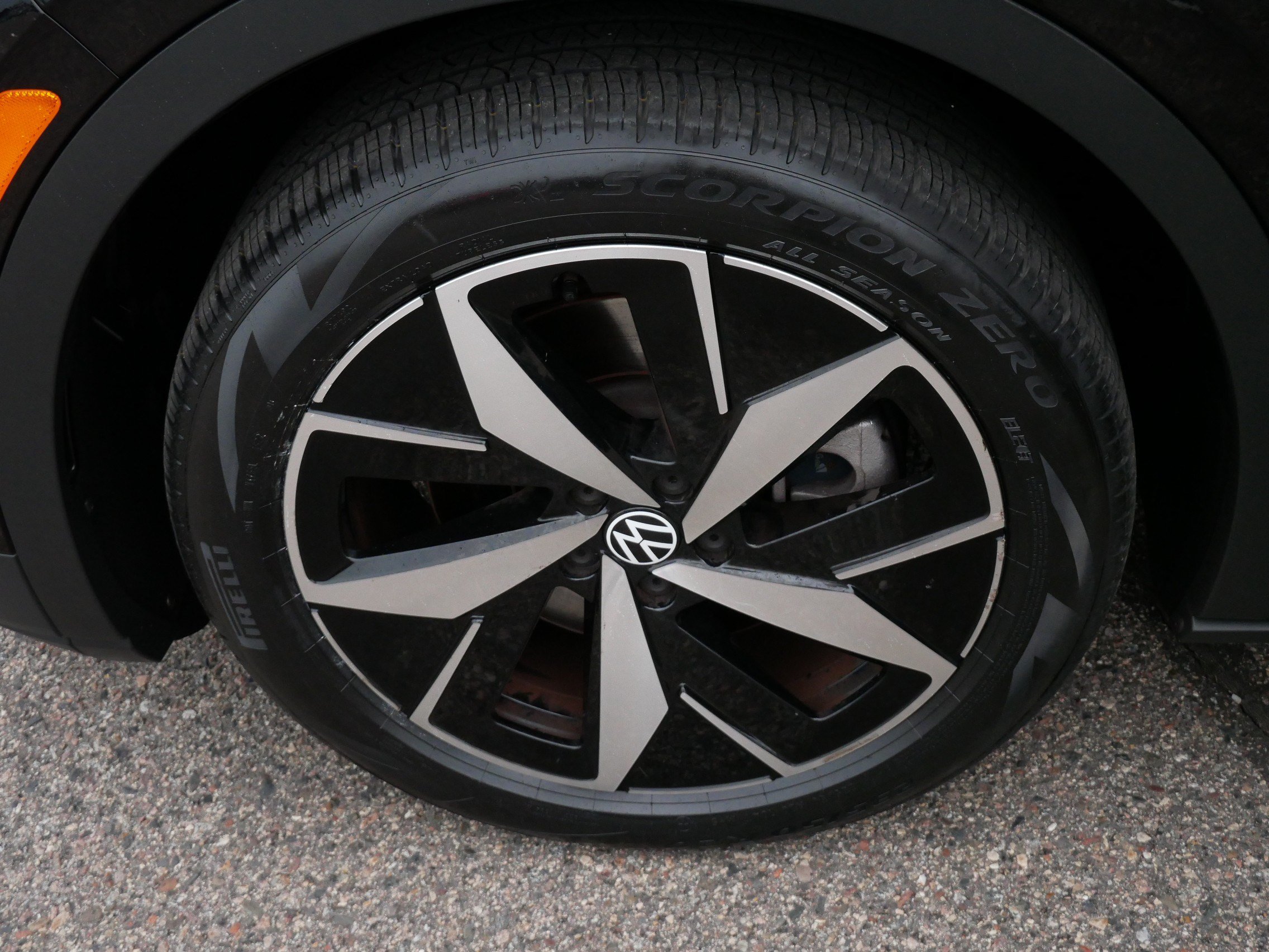Used 2023 Volkswagen ID.4 Pro S AWD/4WD image 15