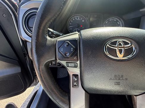 Used 2019 Toyota Tacoma TRD Sport AWD/4WD image 26