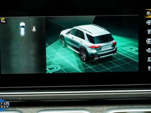 Used 2022 Mercedes-Benz GLE 580 4MATIC w/ Night Package image 27