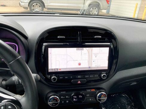 Used 2023 Kia Soul GT-Line FWD image 7