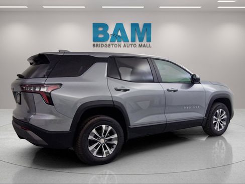 New 2026 Chevrolet Equinox LT w/ Safety and Technology Package image 7