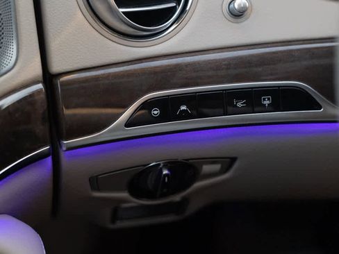 Used 2019 Mercedes-Benz S 560 4MATIC Sedan image 43
