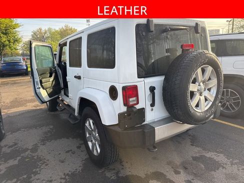 Used 2017 Jeep Wrangler Unlimited Sahara w/ Connectivity Group image 4