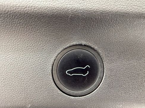 Used 2023 Tesla Model Y Long Range AWD/4WD image 25