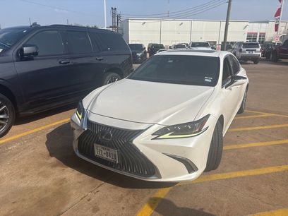 Used 2019 Lexus ES 350 Luxury w/ Accessory Package 2