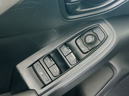 Used 2024 Subaru Crosstrek 2.0i image 15