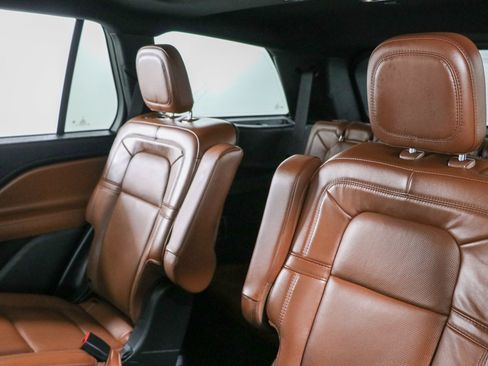 Used 2023 Lincoln Aviator Reserve w/ Jet Package AWD/4WD image 25