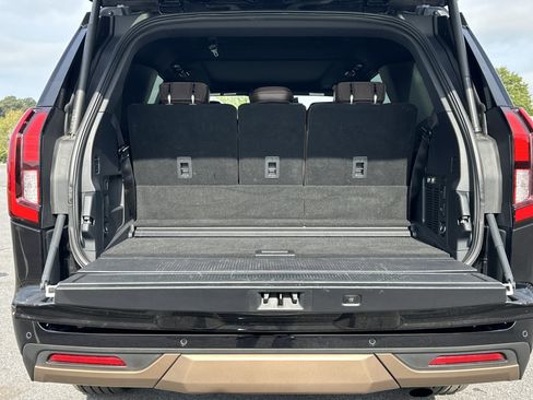 Used 2025 Ford Expedition King Ranch AWD/4WD image 19
