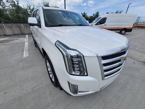 Used 2017 Cadillac Escalade 2WD image 21