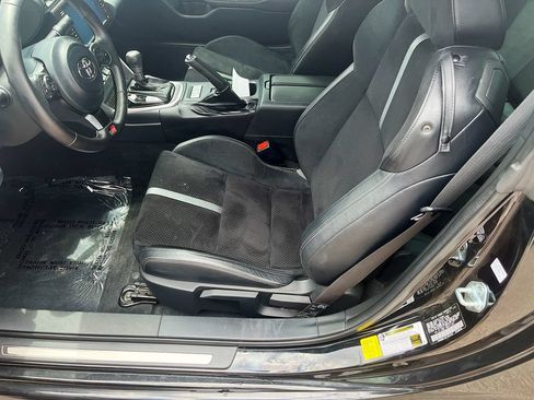 Used 2022 Toyota GR86 Premium w/ ALL Weather Mat Package (TMS) RWD image 18