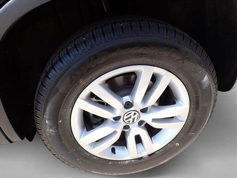 Used 2017 Volkswagen Tiguan S AWD/4WD image 7
