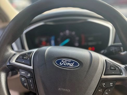 Used 2019 Ford Fusion SE image 15