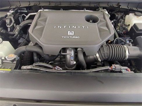 Used 2025 INFINITI QX80 Pure image 11