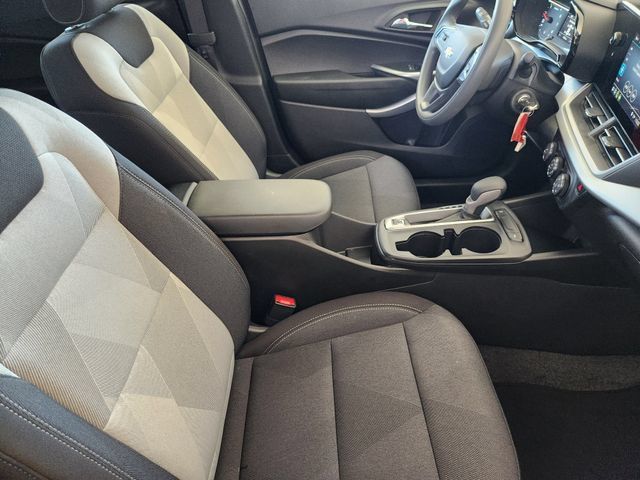 Used 2026 Chevrolet Trax LS FWD image 19