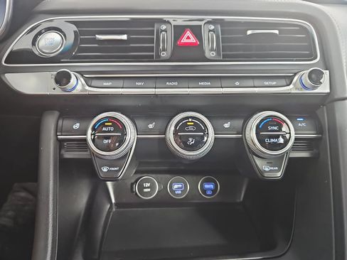 Used 2023 Genesis G70 2.0T AWD/4WD image 23