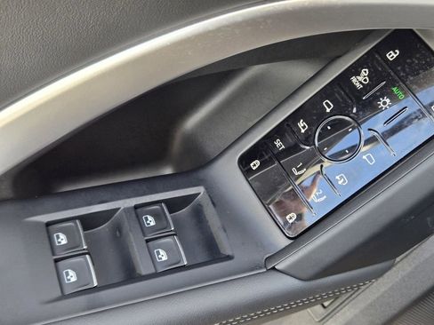 Certified 2025 Audi Q5 Prestige image 30