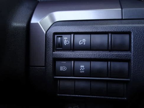 Used 2025 Toyota Tacoma TRD Sport image 40