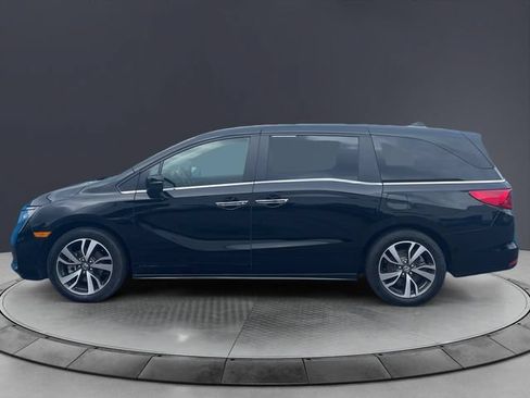 Used 2024 Honda Odyssey Touring image 2