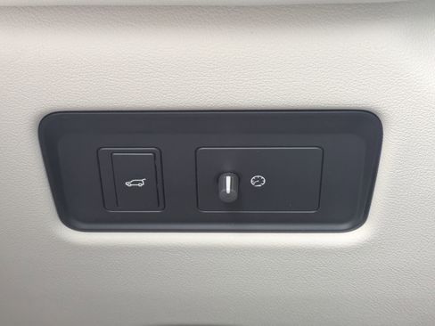 New 2026 Jaguar F-PACE R-Dynamic S image 18