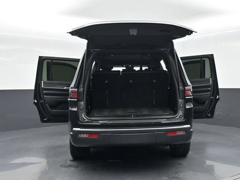 Used 2022 Jeep Wagoneer Series II AWD/4WD image 68
