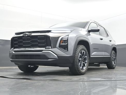 Used 2026 Chevrolet Equinox ACTIV w/ Safety and Technology Package AWD/4WD image 25
