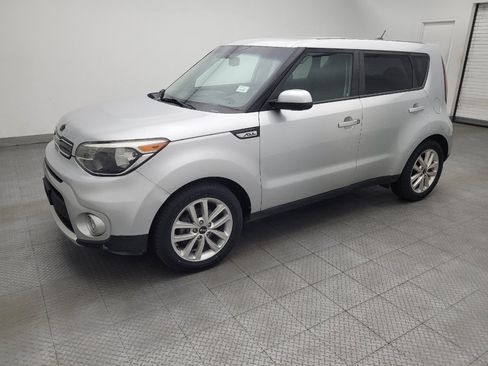 Used 2018 Kia Soul + FWD image 2