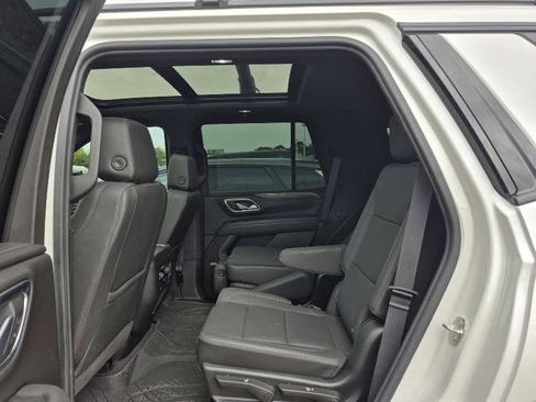 Used 2023 Chevrolet Tahoe Z71 w/ Luxury Package AWD/4WD image 9