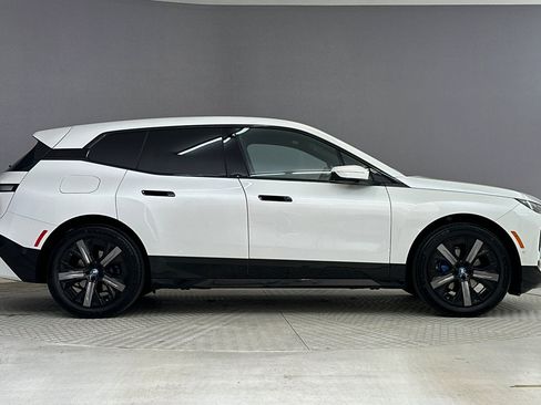Certified 2025 BMW iX xDrive50 image 8