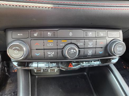 Used 2024 Dodge Durango GT AWD/4WD image 24