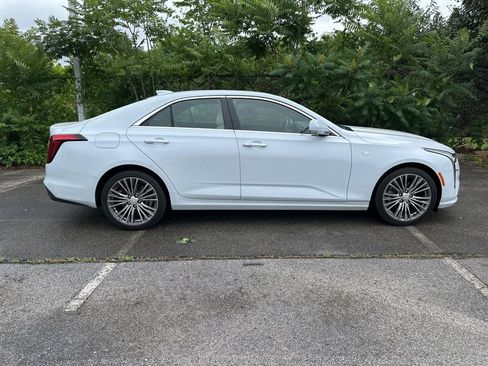 Used 2026 Cadillac CT4 Premium Luxury RWD image 2