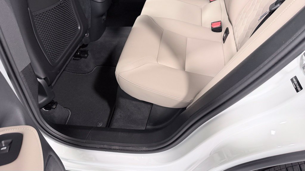 Certified 2026 Volvo XC60 B5 Plus AWD/4WD image 21