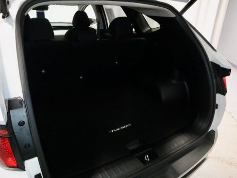 Certified 2024 Hyundai Tucson SEL FWD image 17